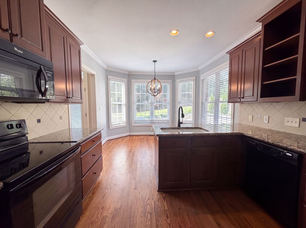 Property photo 2 of 114 Stirling Heights Ln