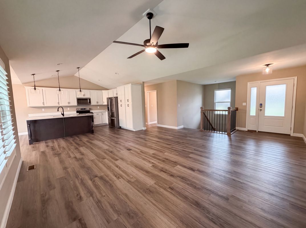 Property photo 3 of 217 Emerald Way W