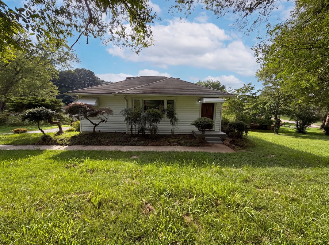 Property photo 1 of 612 Victor Dr