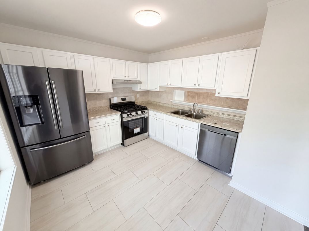 Property photo 2 of 4727 Garden Hills Dr
