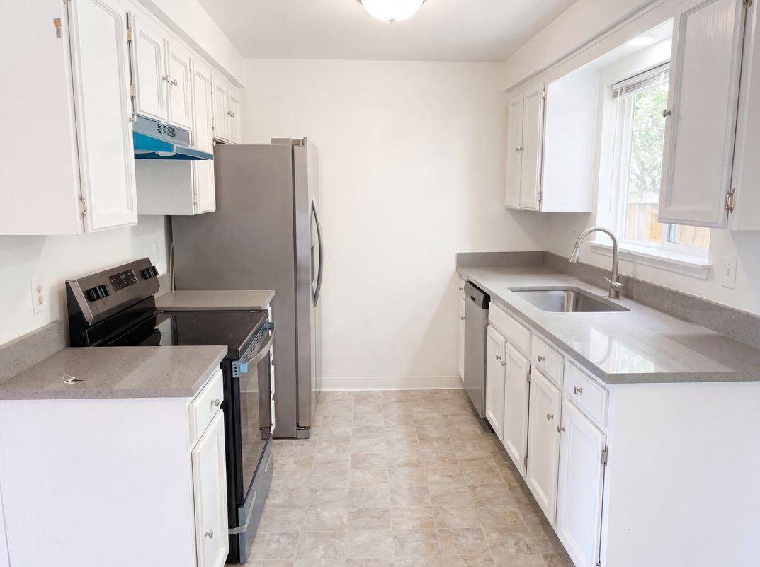 Property photo 2 of 4927 Trade Wind Ave N