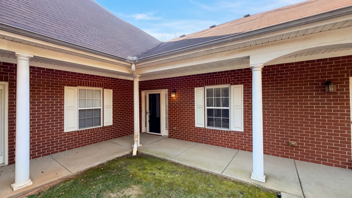Property photo 1 of 7175 Somerset Springs Dr