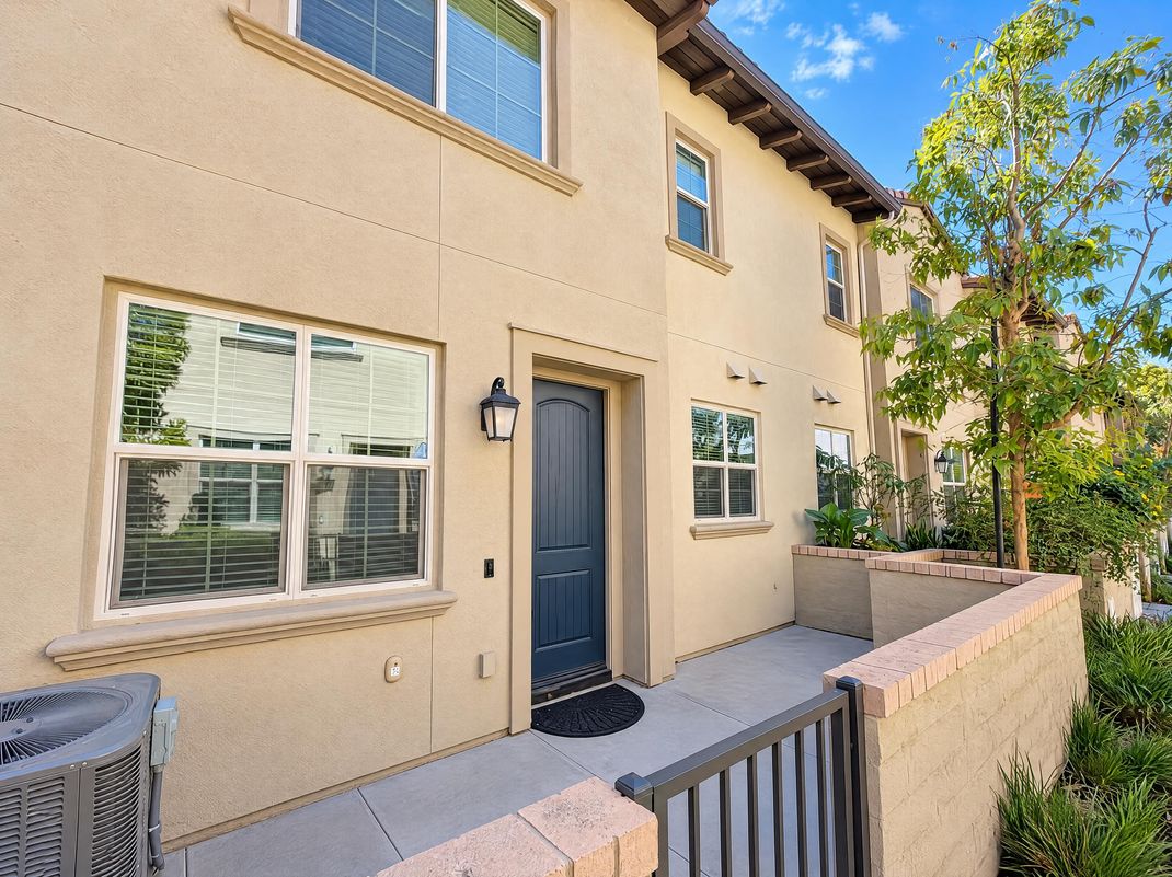 Property photo 2 of 125 Lantana Dr