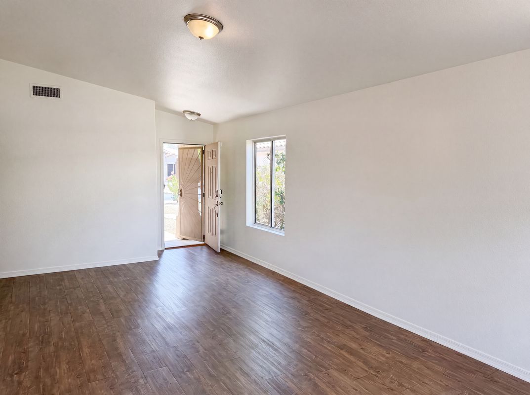 Property photo 3 of 9103 N Palm Brook Dr