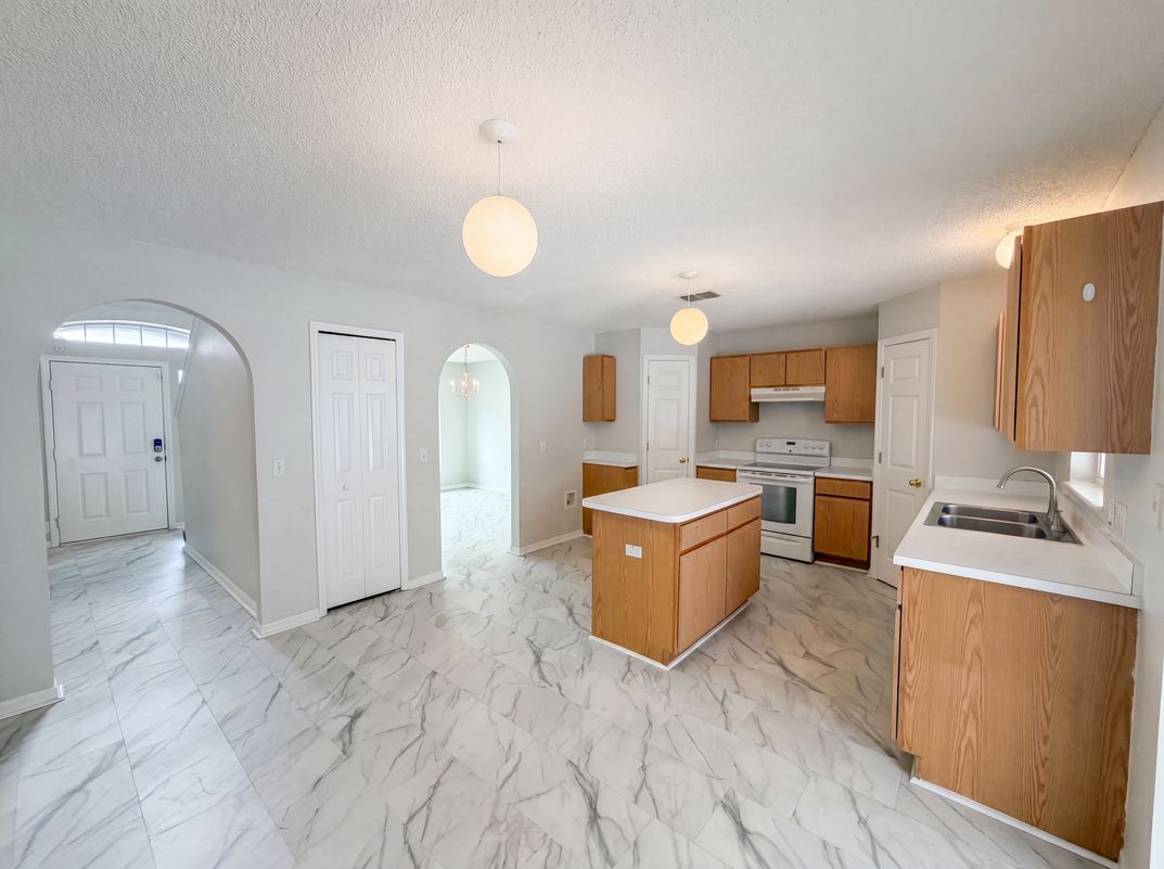 Property photo 2 of 5191 Quintilis St