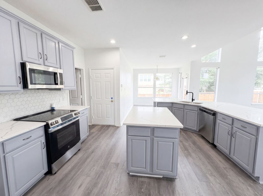 Property photo 2 of 3853 Wintergreen Dr
