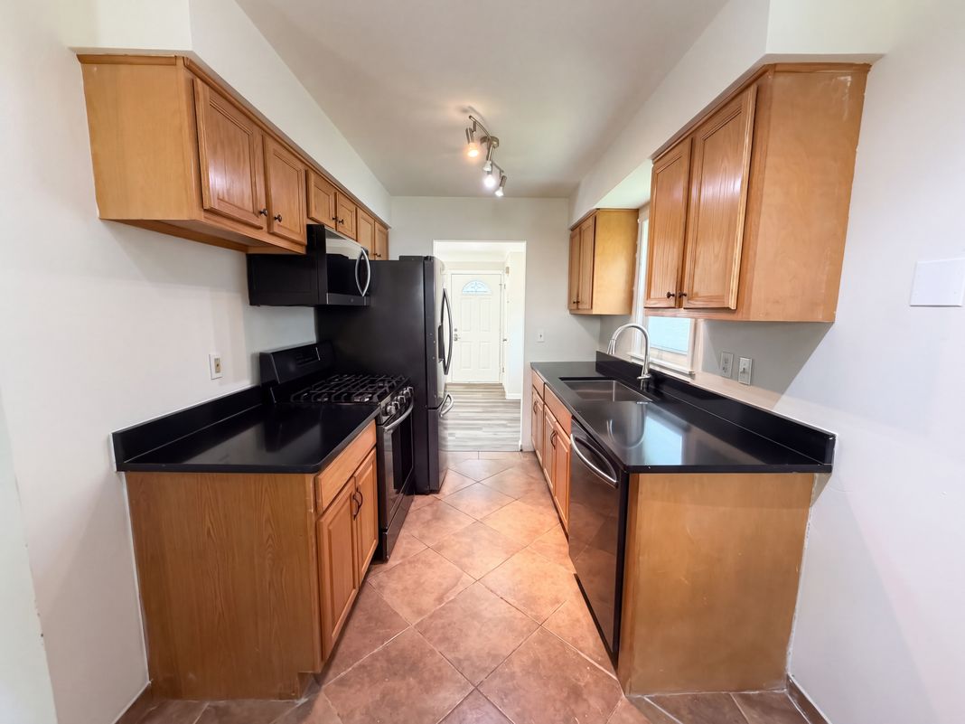 Property photo 2 of 2517 Nokomis Ave