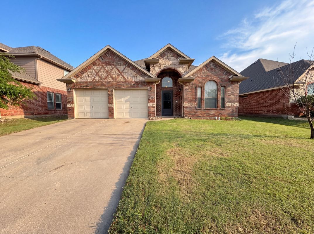 9816 Mullins Crossing Dr Fort Worth TX 76126