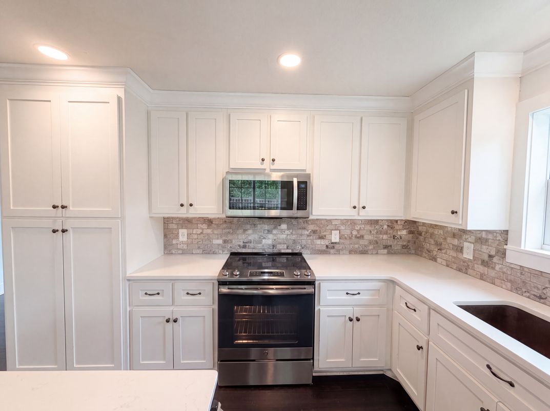Property photo 2 of 102 S Valley Rd