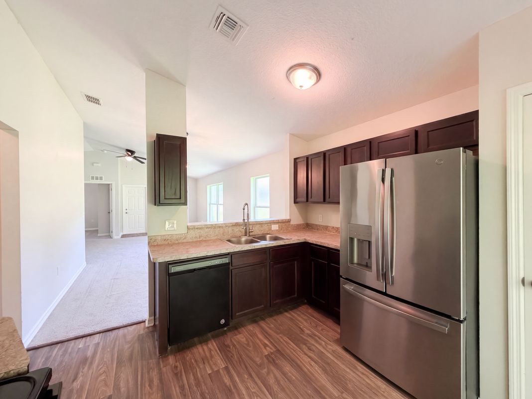 Property photo 3 of 705 5th St