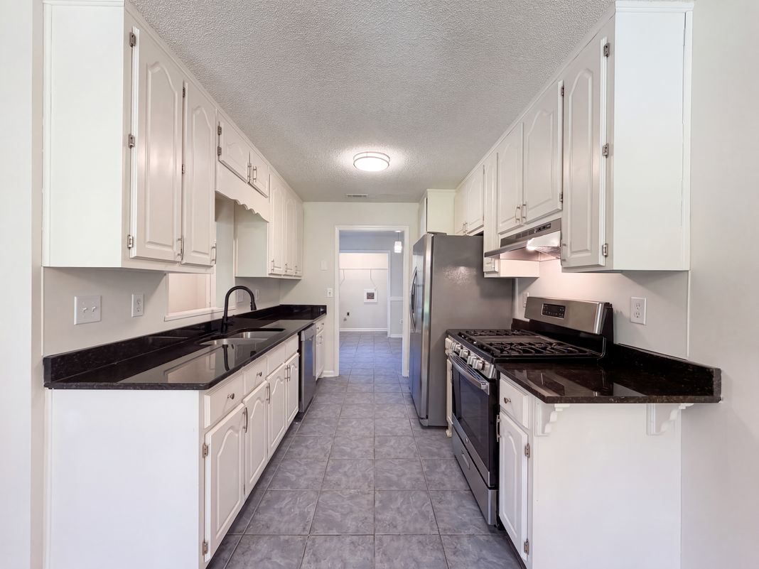 Property photo 2 of 105 Nanci Ct