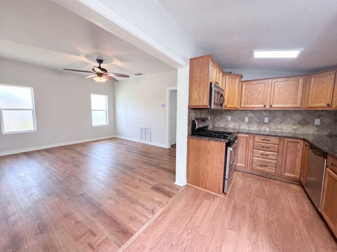 Property photo 2 of 642 Gardiner St