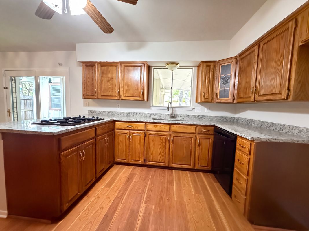 Property photo 3 of 3411 Halifax Dr