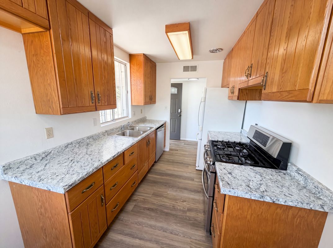 Property photo 2 of 2901 N Cloverland Ave