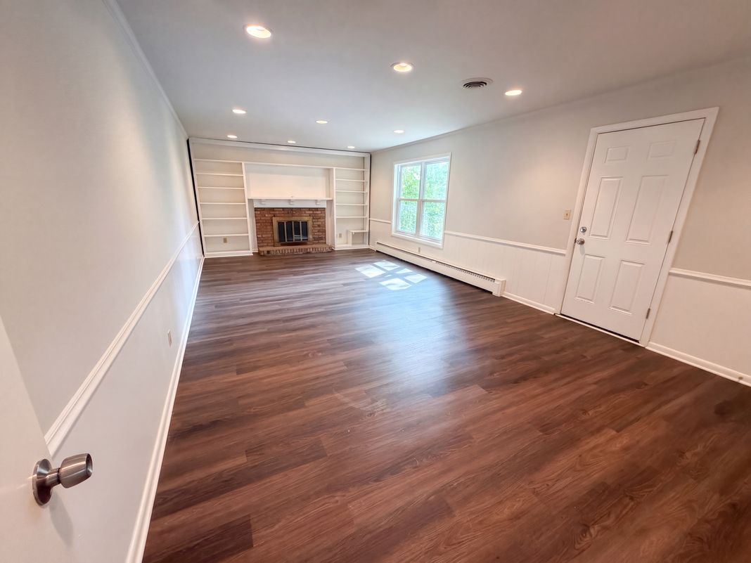 Property photo 3 of 7836 Wawasee Dr