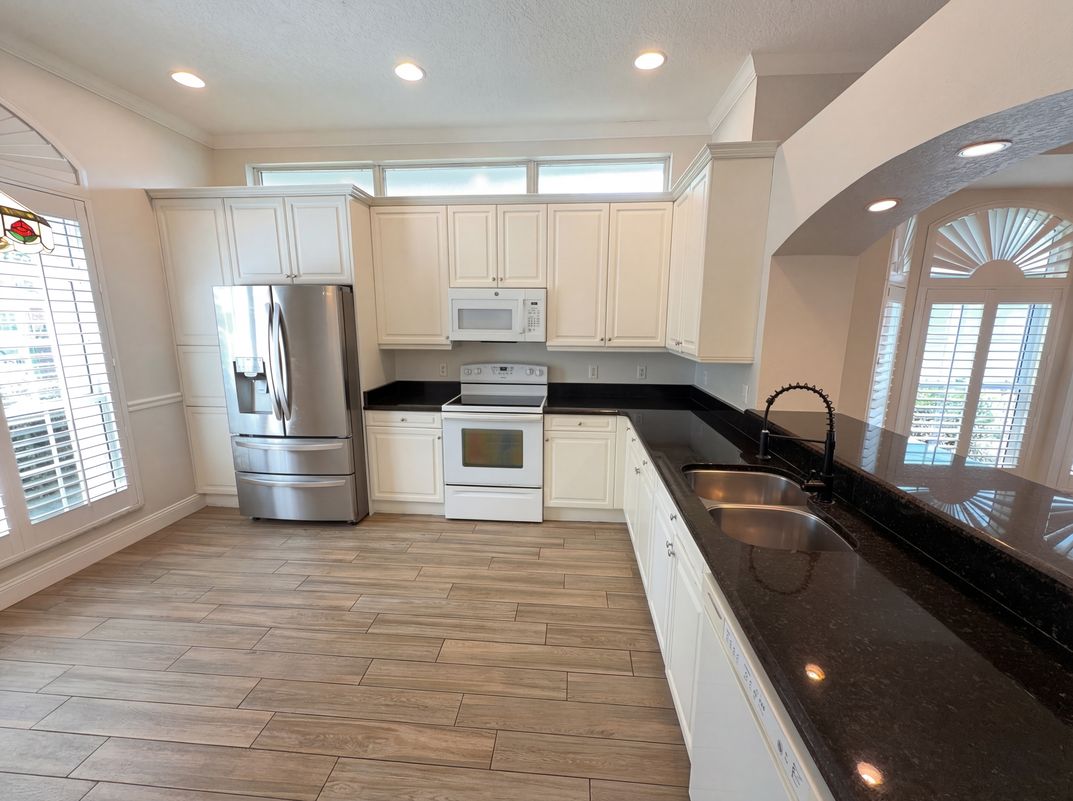 Property photo 2 of 448 MacGregor Rd