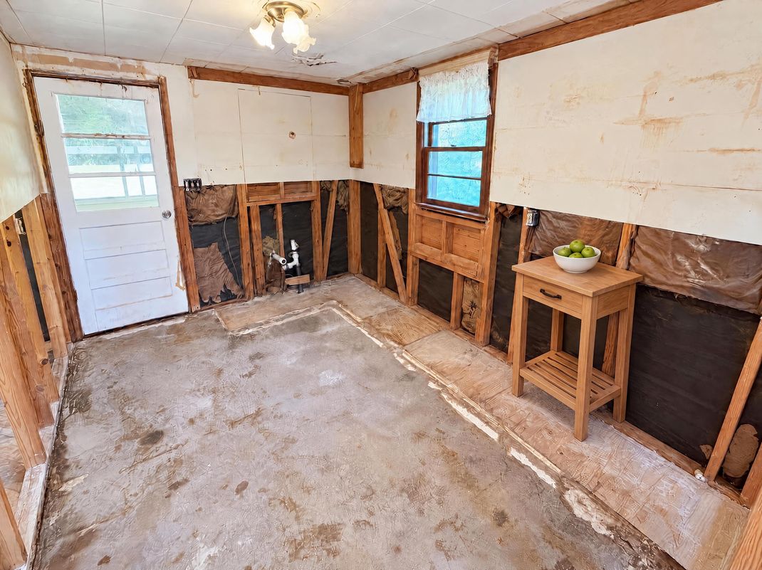 Property photo 2 of 755 Commerce Rd