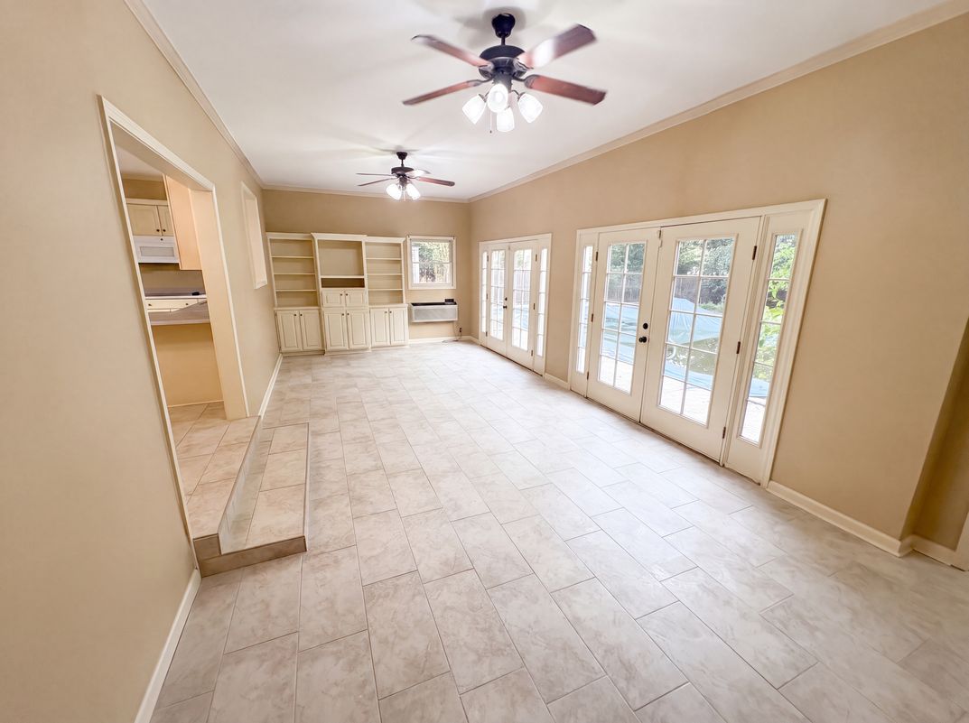 Property photo 3 of 9424 Gotten Way