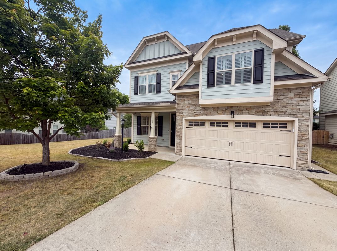 Property photo 1 of 644 Ashe Lake Way