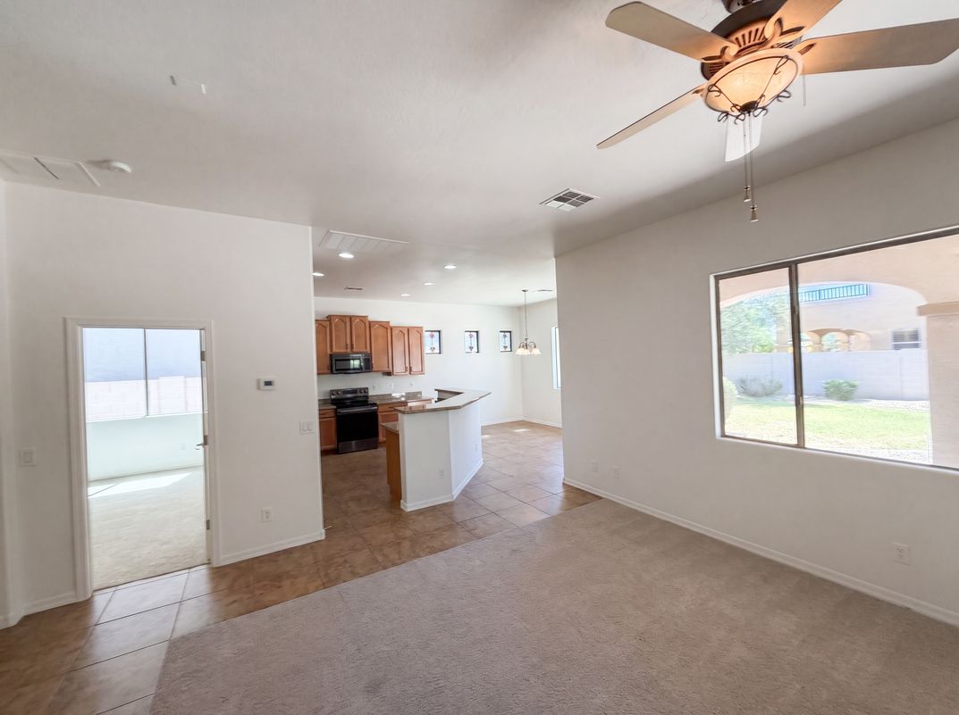 Property photo 3 of 4615 W Powell Dr