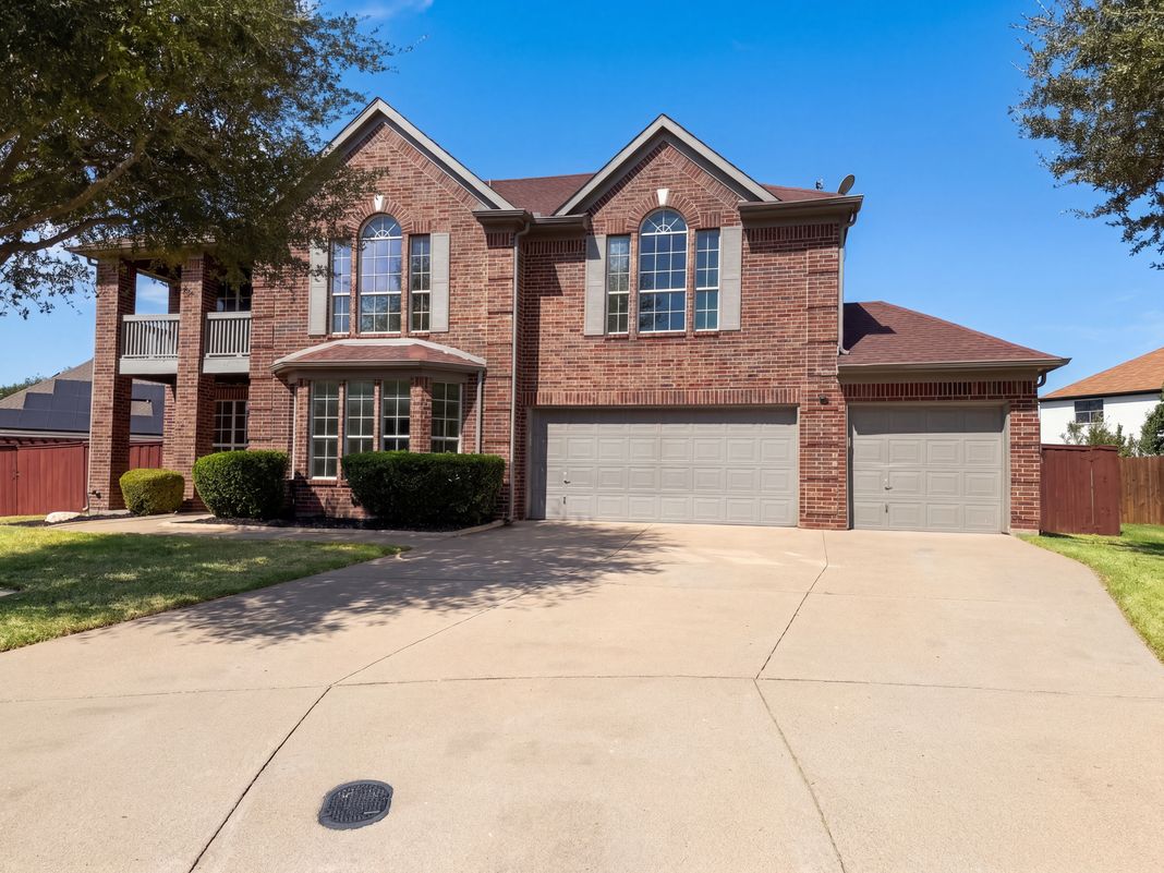 Property photo 1 of 1402 Stone Oak Ct