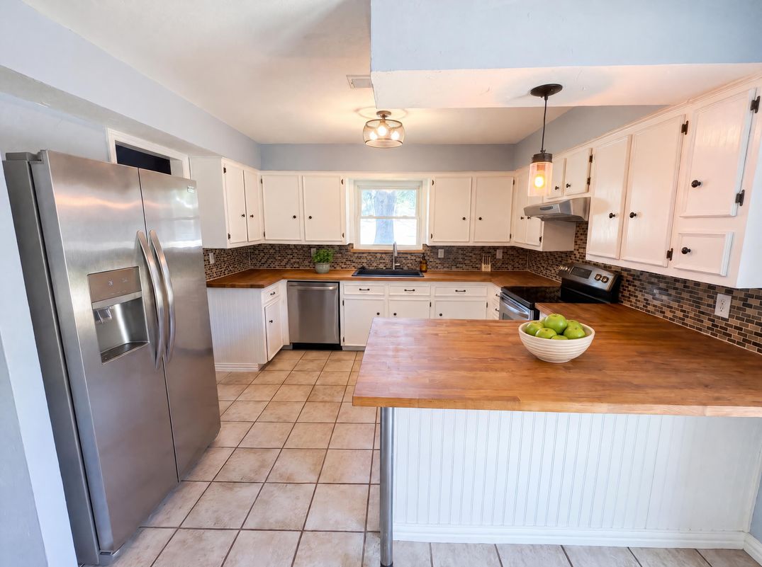 Property photo 3 of 1115 N Waterview Dr