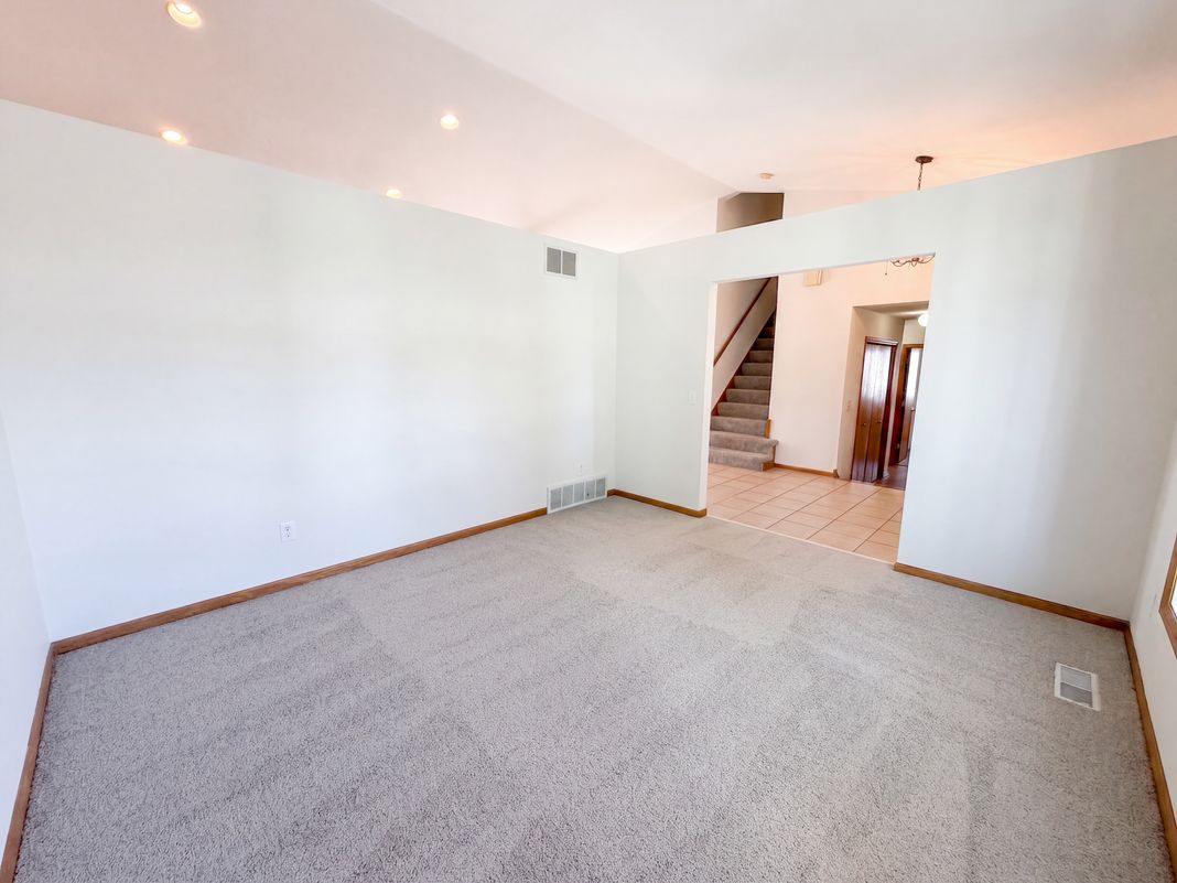 Property photo 3 of 8763 Autumn Oaks Dr
