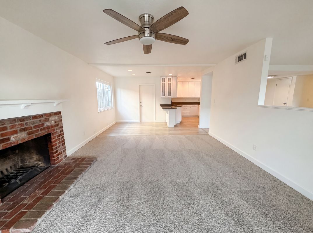 Property photo 3 of 6840 Oaklawn Way