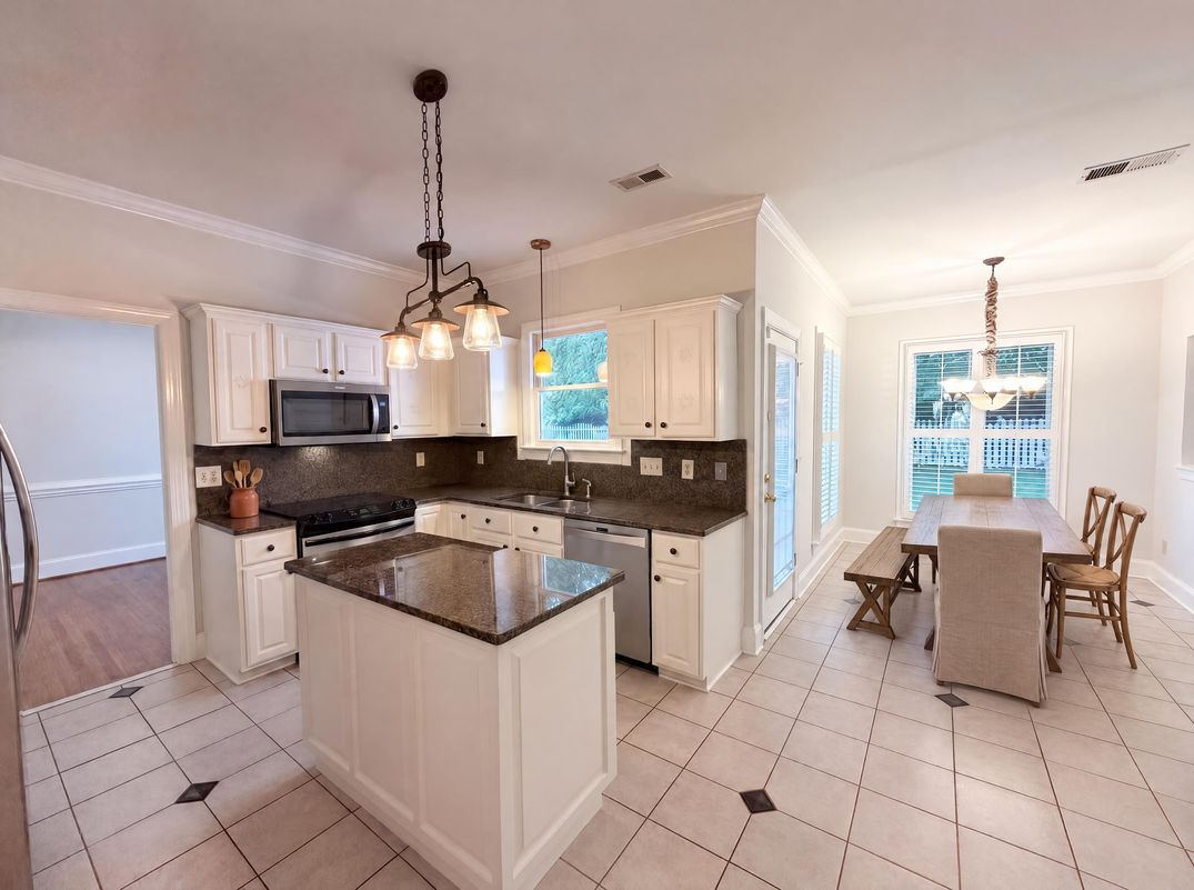 Property photo 2 of 7906 Elphin Ct
