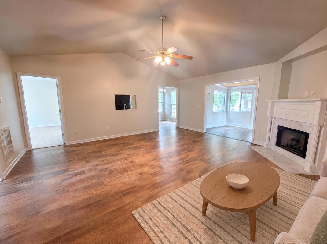 Property photo 3 of 1035 Sassafras Ln
