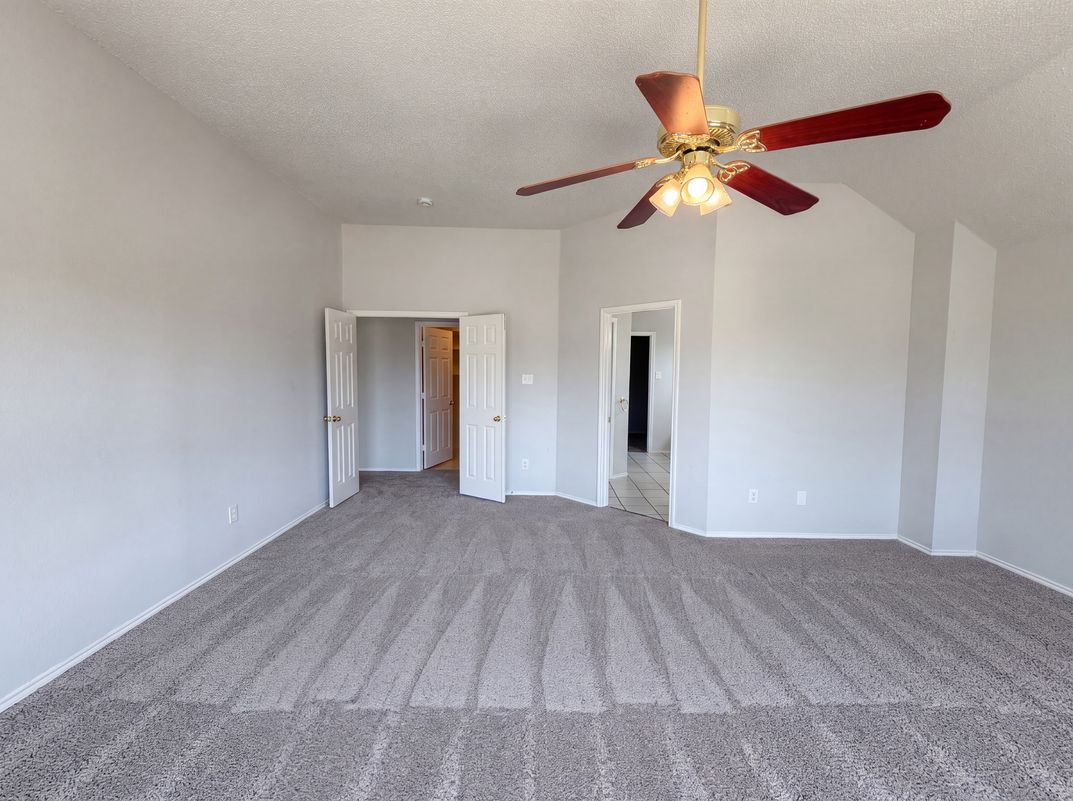 Photo 4 of 18 of 861 Pimernel Ln, Plano, TX