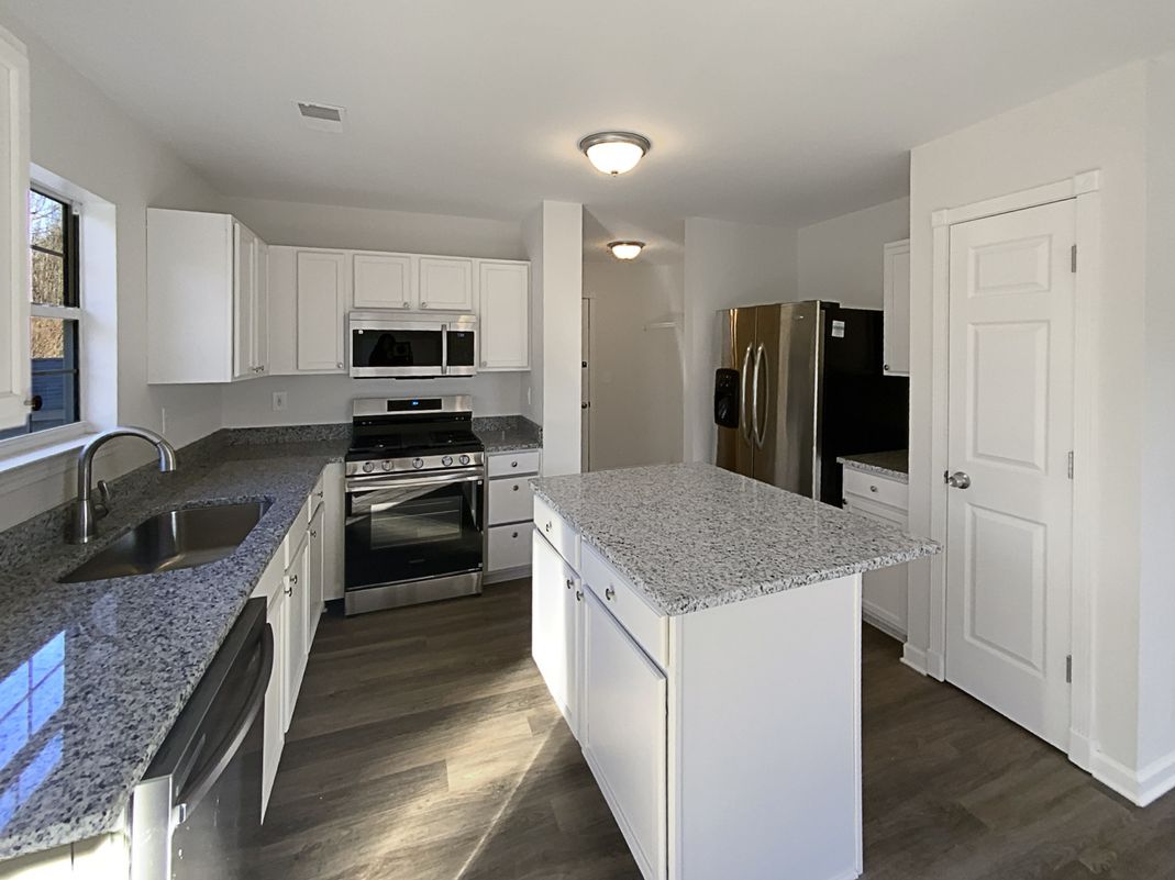 Property photo 2 of 107 Hampton Ridge Dr
