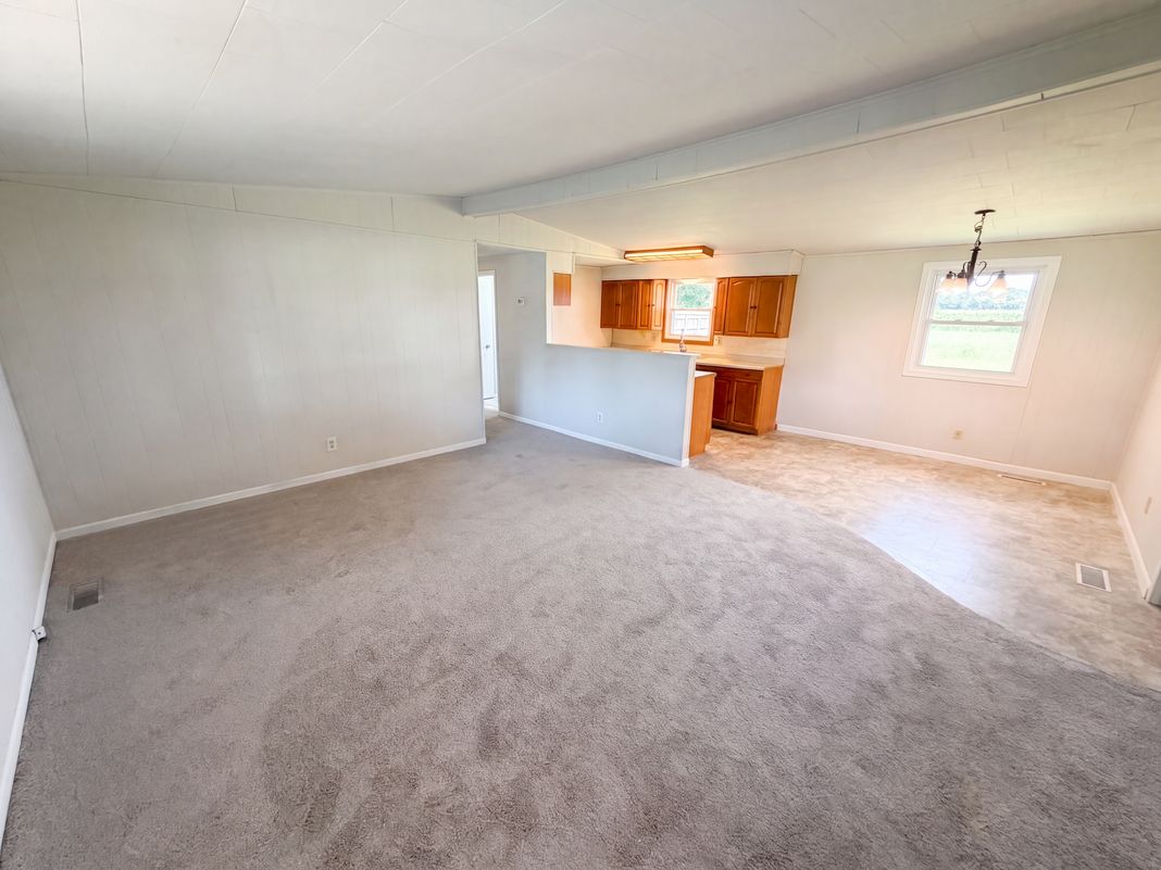 Property photo 3 of 2584 E Phylbeck Ave