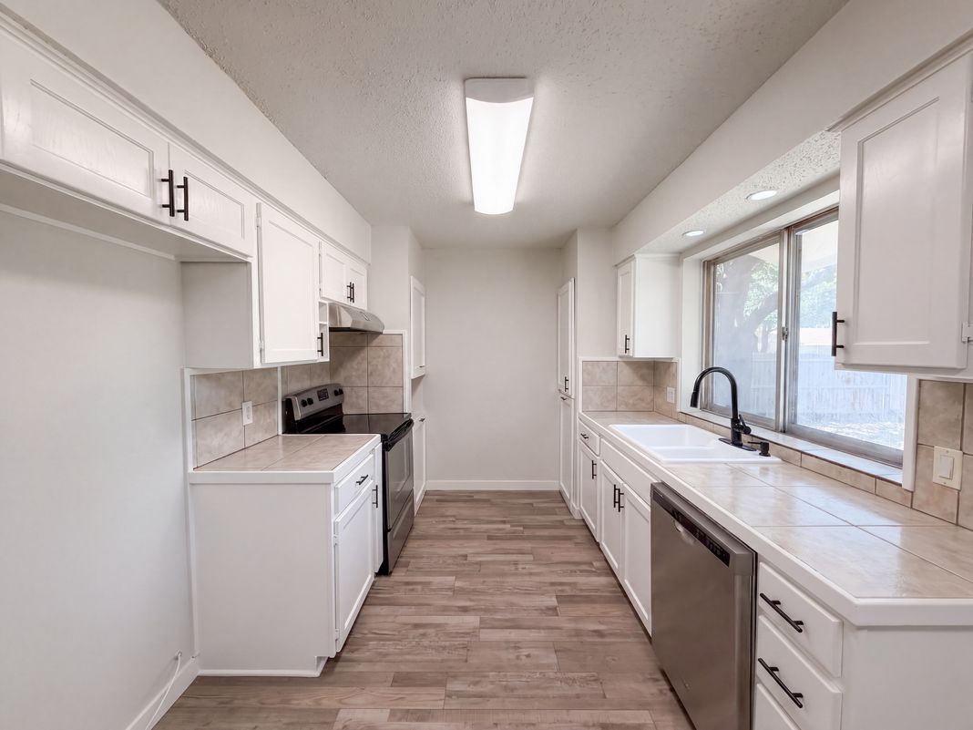 Property photo 2 of 6601 Oaklawn Dr