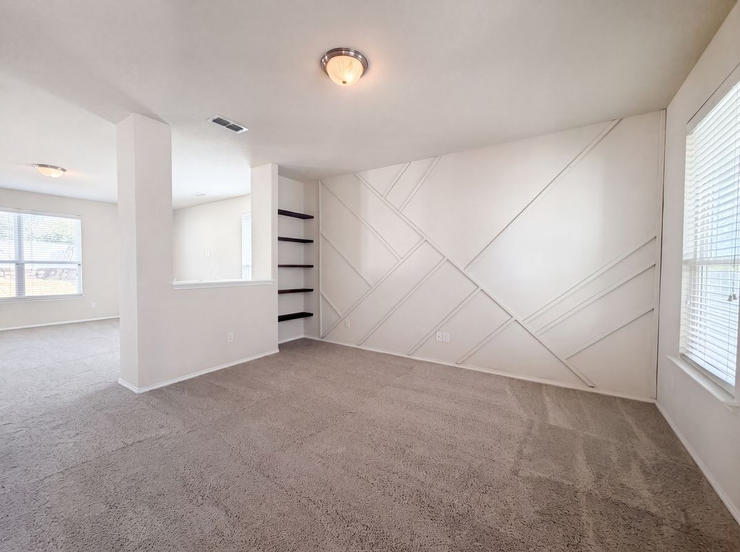 Property photo 3 of 9201 Benevolent Ct