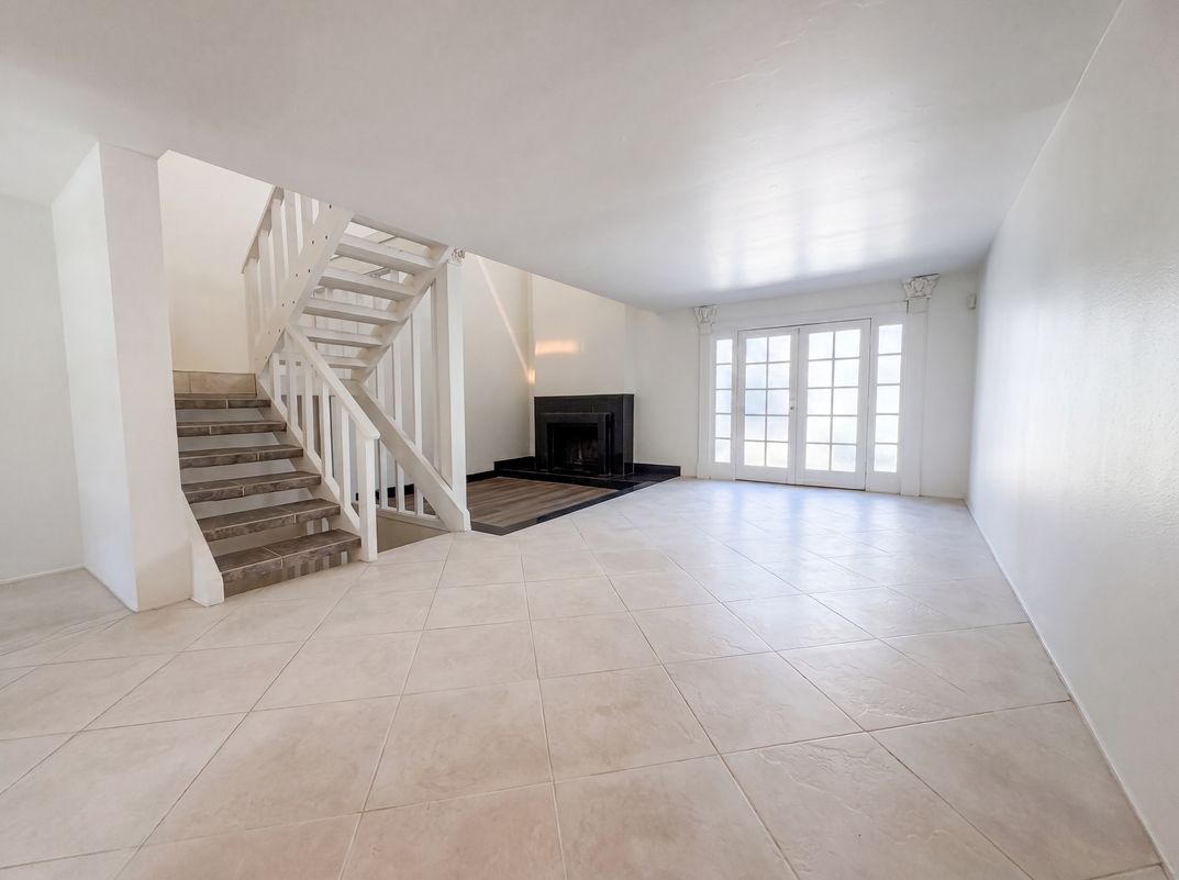 Property photo 3 of 4924 Calle Del Cajon