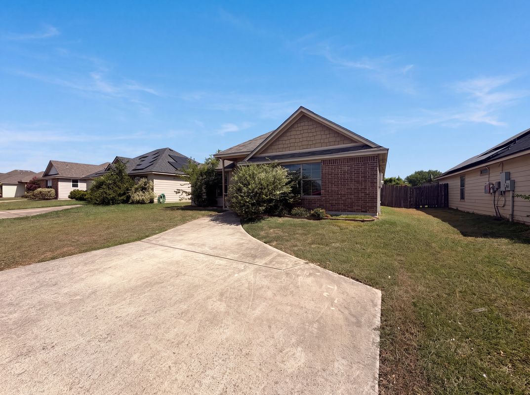 Photo 15 of 16 of 2512 Saulsbury Dr, Temple, TX