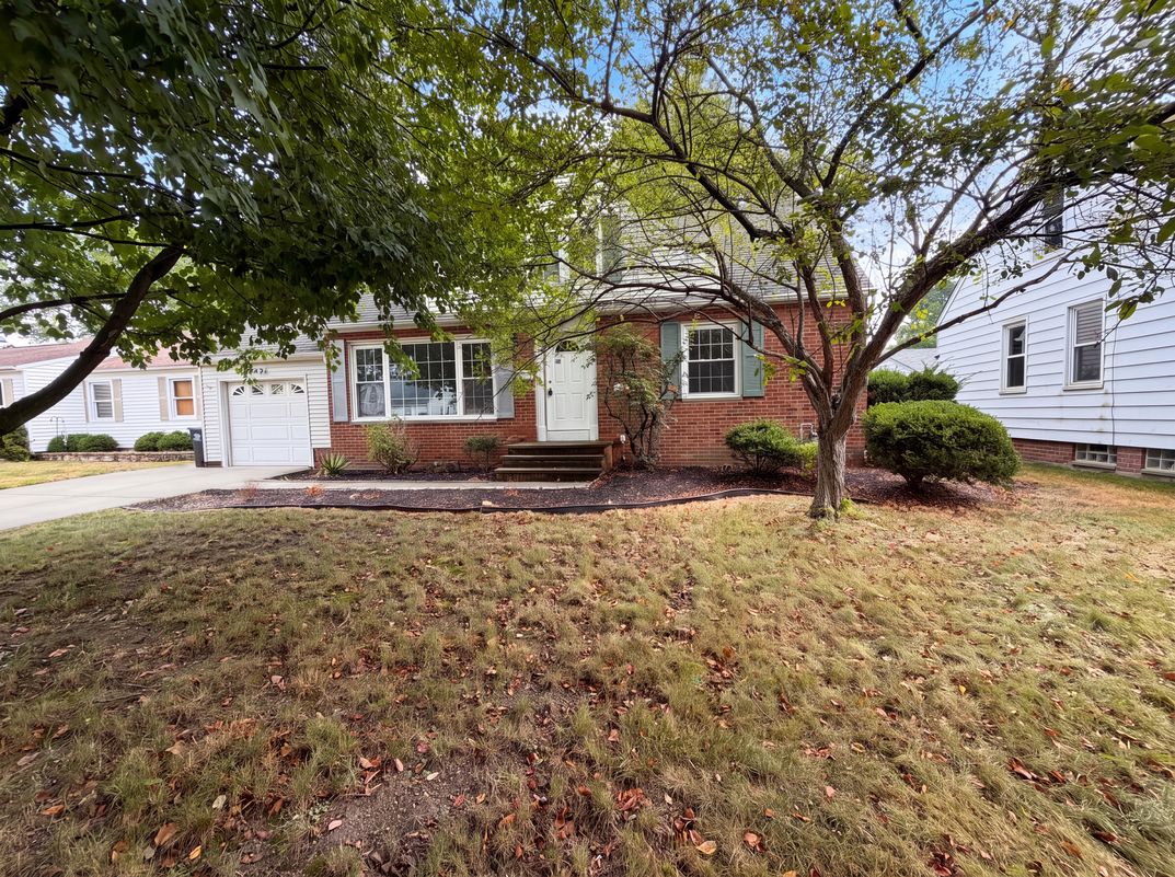 Property photo 1 of 971 Learidge Rd