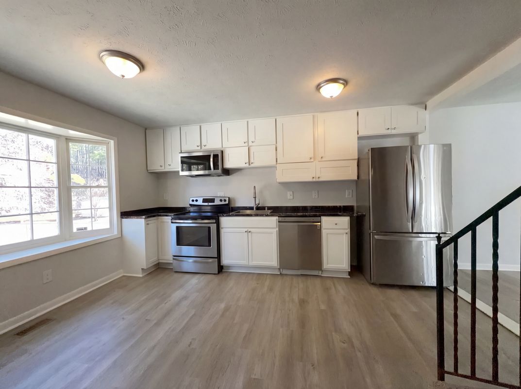 Property photo 2 of 7594 Beverly Dr