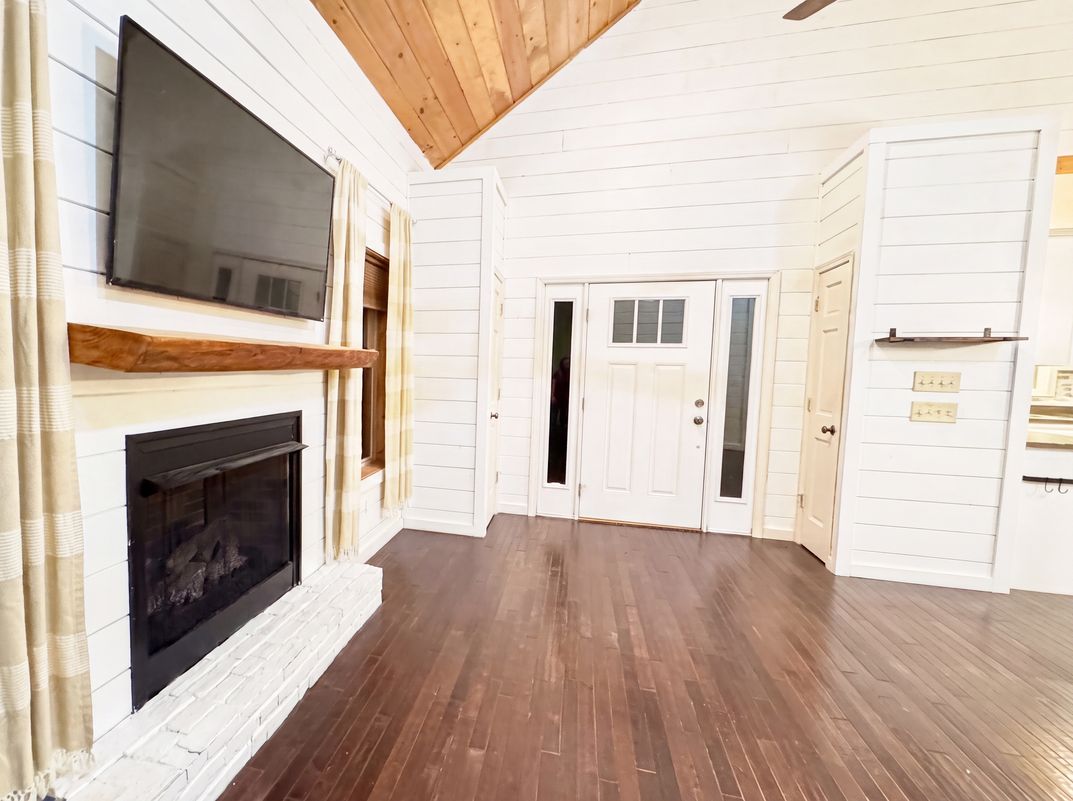Property photo 3 of 172 Gardenia Ct