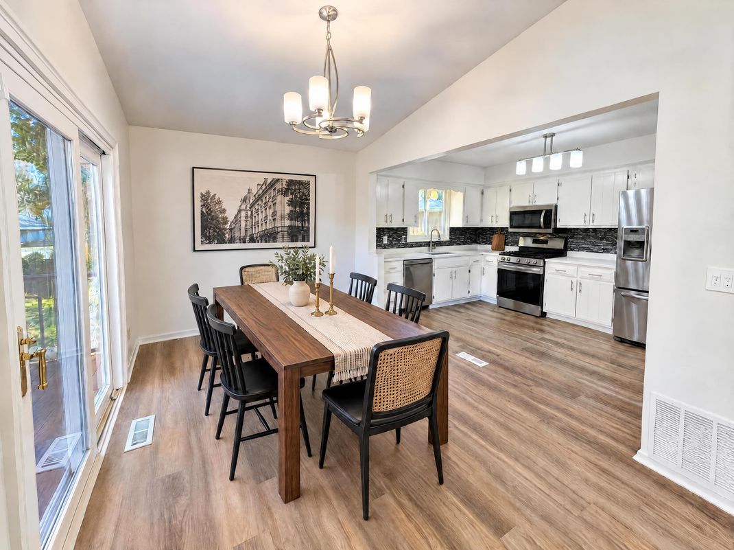 Property photo 3 of 1645 Ranier Cir