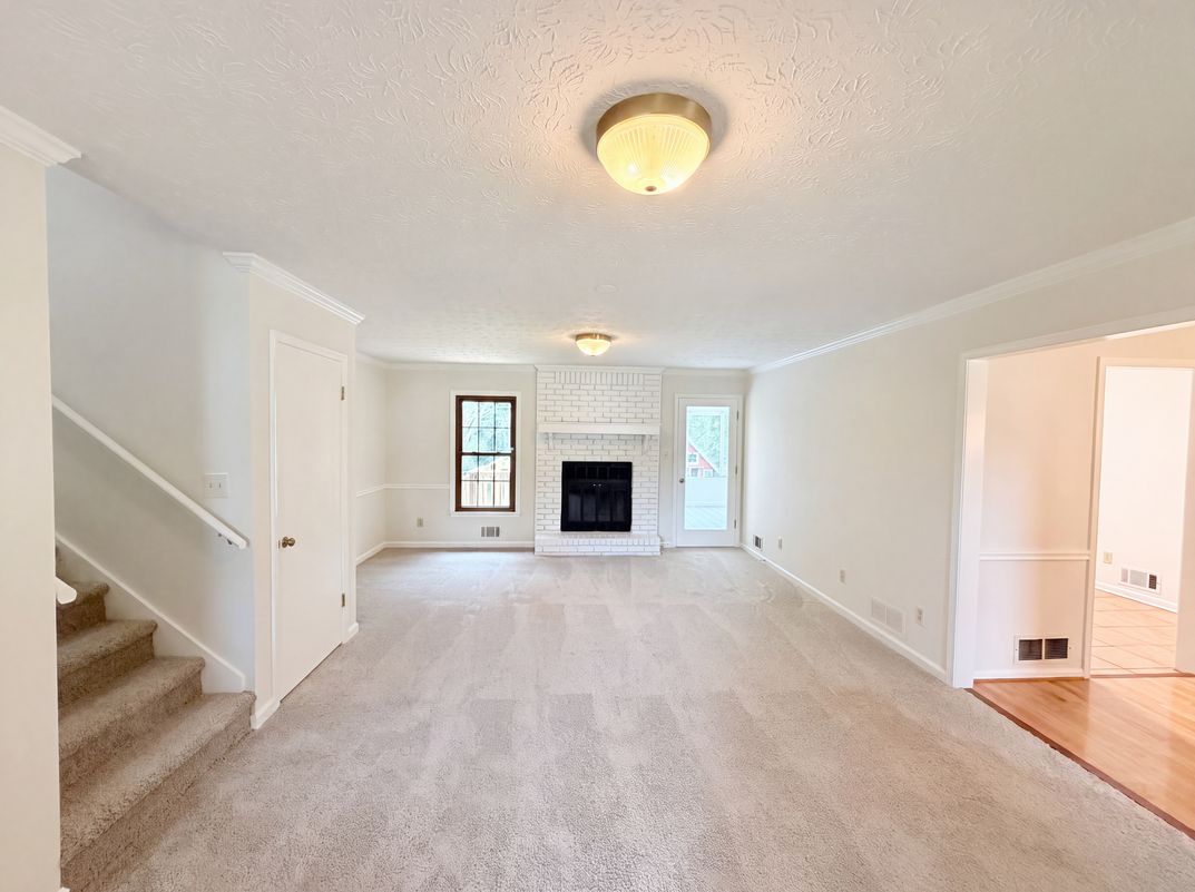 Property photo 3 of 1731 Sundale Dr