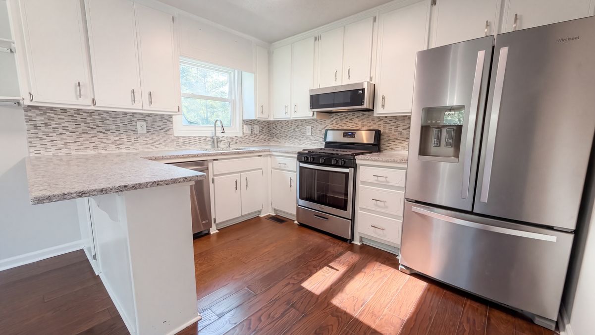 Property photo 2 of 2984 Fetlock Dr SW