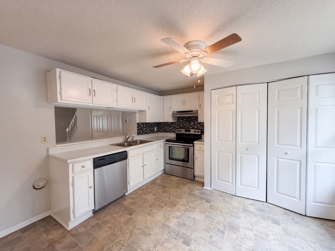 Property photo 2 of 7740 Sandra Ln