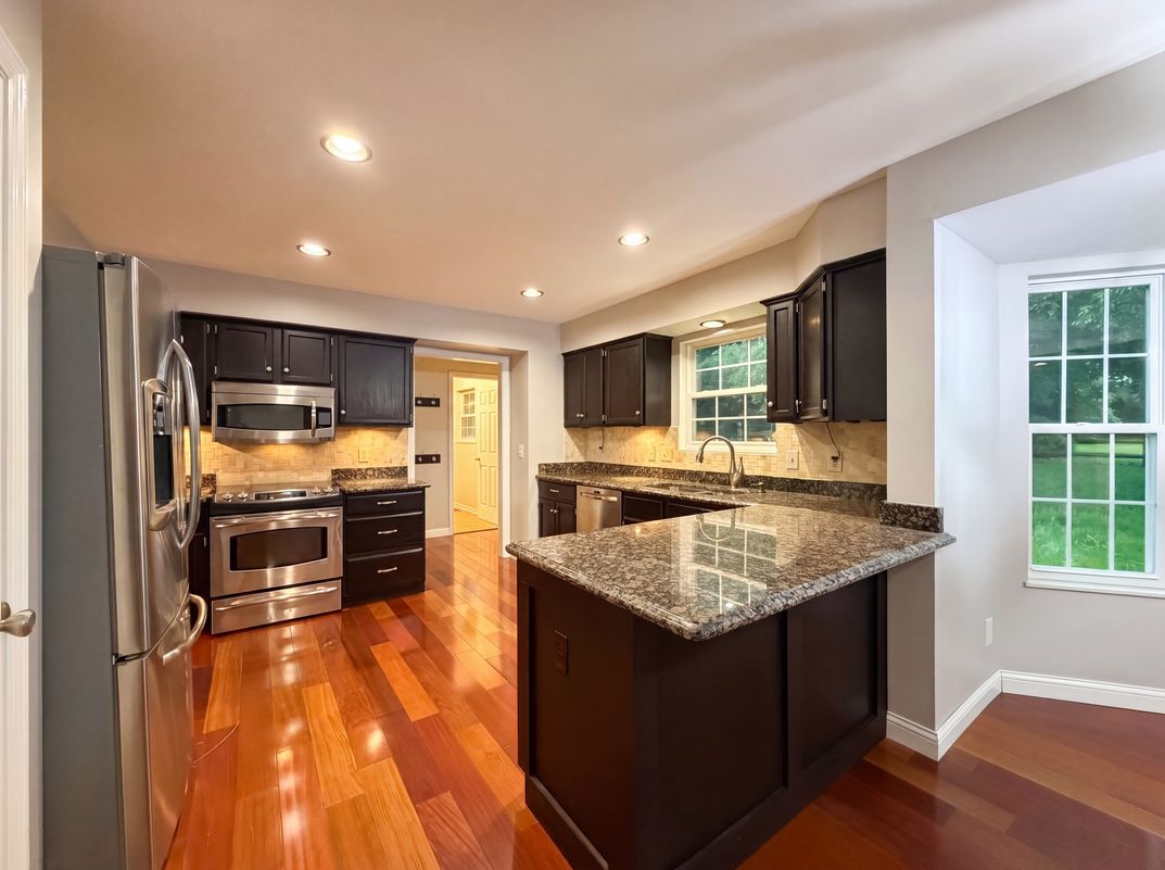 Property photo 2 of 12173 Village Woods Dr
