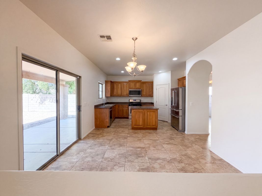 Property photo 2 of 45370 W Horse Mesa Rd