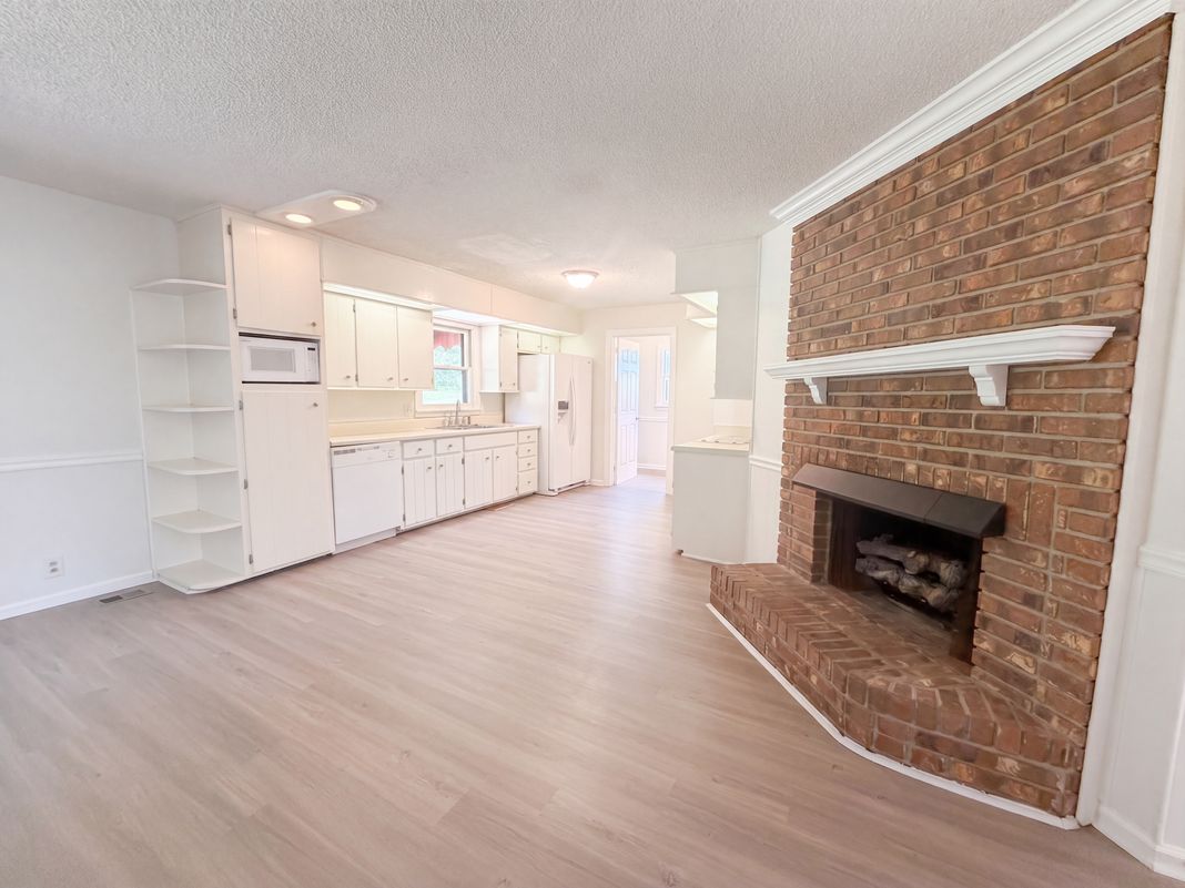 Property photo 2 of 1818 Fox Chase Dr