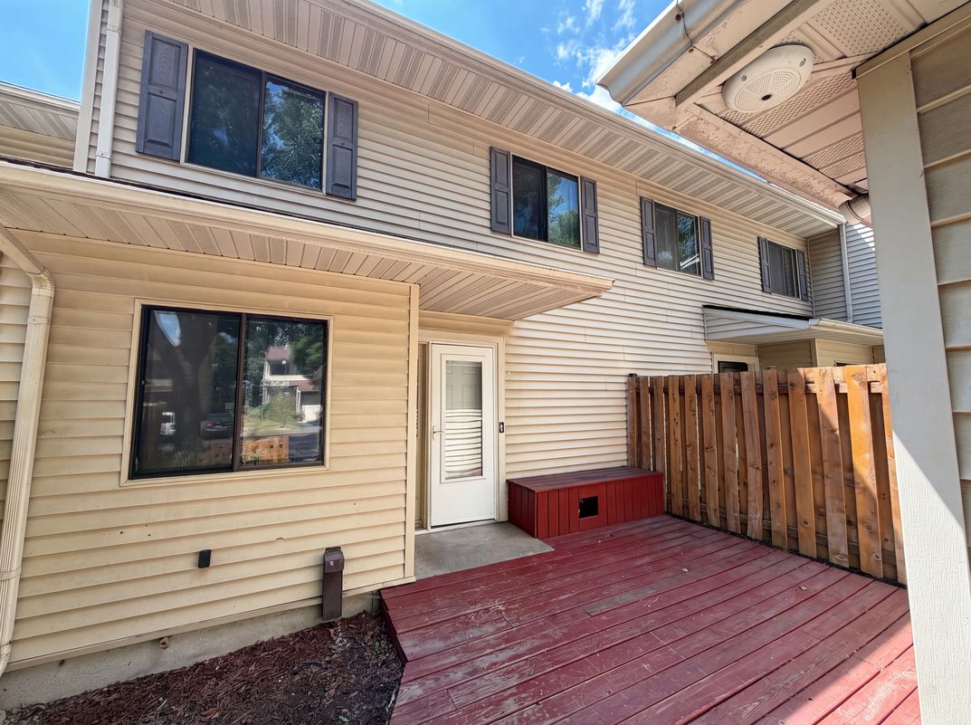 Property photo 1 of 201 Bridlewood Dr