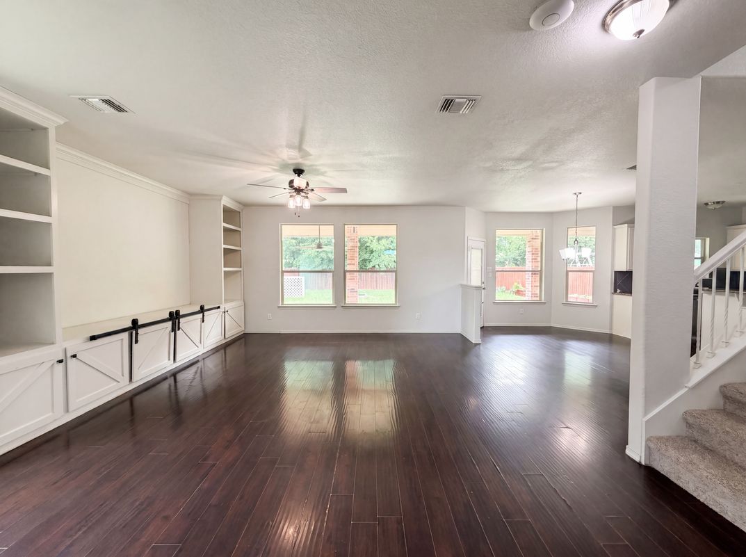 Property photo 3 of 6623 Ambrose Cir