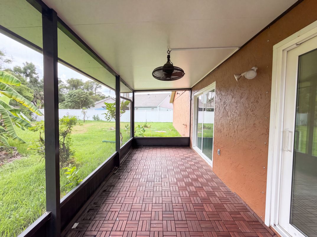 Photo 14 of 17 of 11648 Hidden Hollow Cir, Tampa, FL